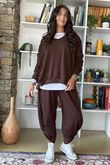 The Sunday Morning 7/8 Twist Pant Chocolate